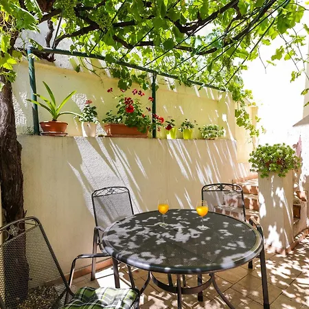 Vacation House Jakov Holiday home *