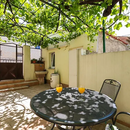 Vacation House Jakov Holiday home *