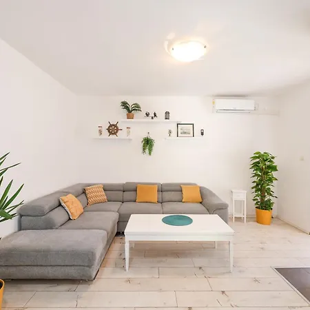 Vacation House Jakov